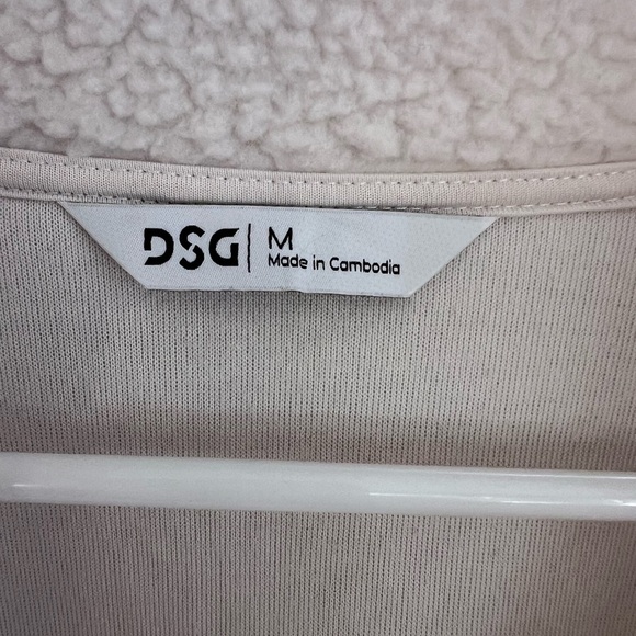 DSG Women's White Fleece Pullover Teddy, Size Medium - Picture 3 of 5